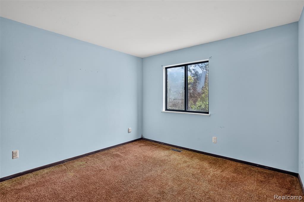 16955 English Road Manchester, MI 48158 - Photo 18 of 37 Gallery Image 18
