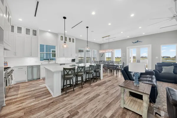 $8,000 | 3815 Seabreeze Lane, Galveston, TX 77554