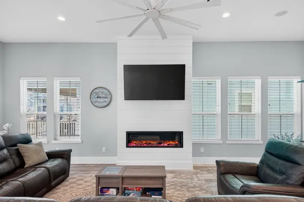 $8,000 | 3815 Seabreeze Lane, Galveston, TX 77554