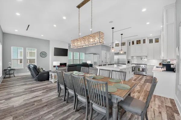 $8,000 | 3815 Seabreeze Lane, Galveston, TX 77554