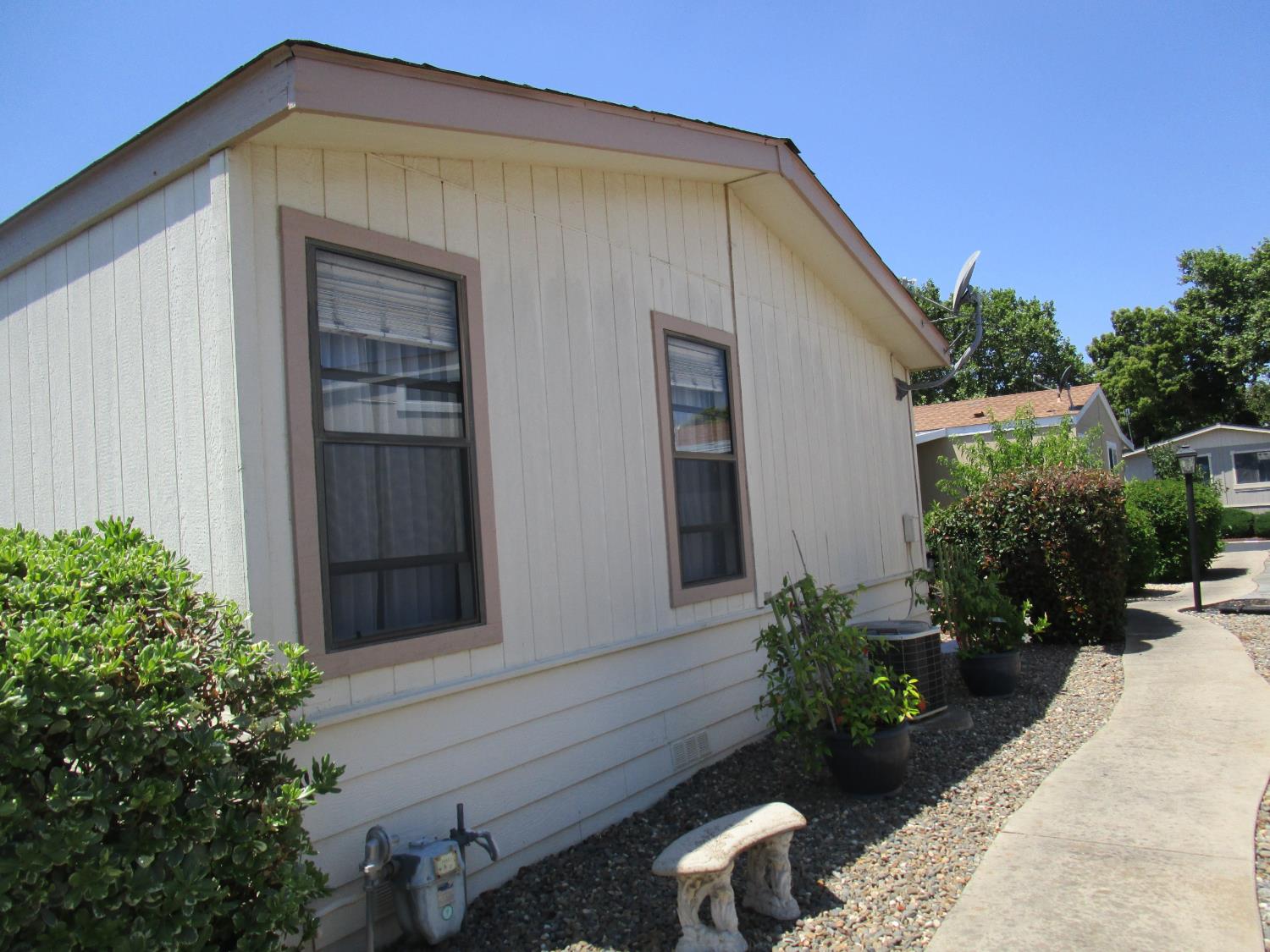 1500 Held Drive, Unit 94 Modesto, CA 95355 - Photo 25 of 32 Back of Home