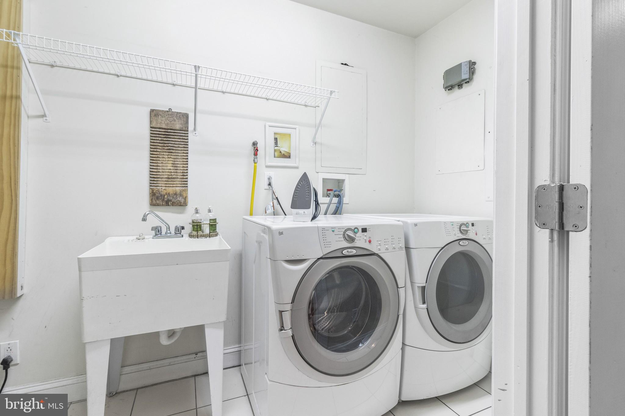 2350 Perot Street Philadelphia, PA 19130 - Photo 24 of 40 Laundry room