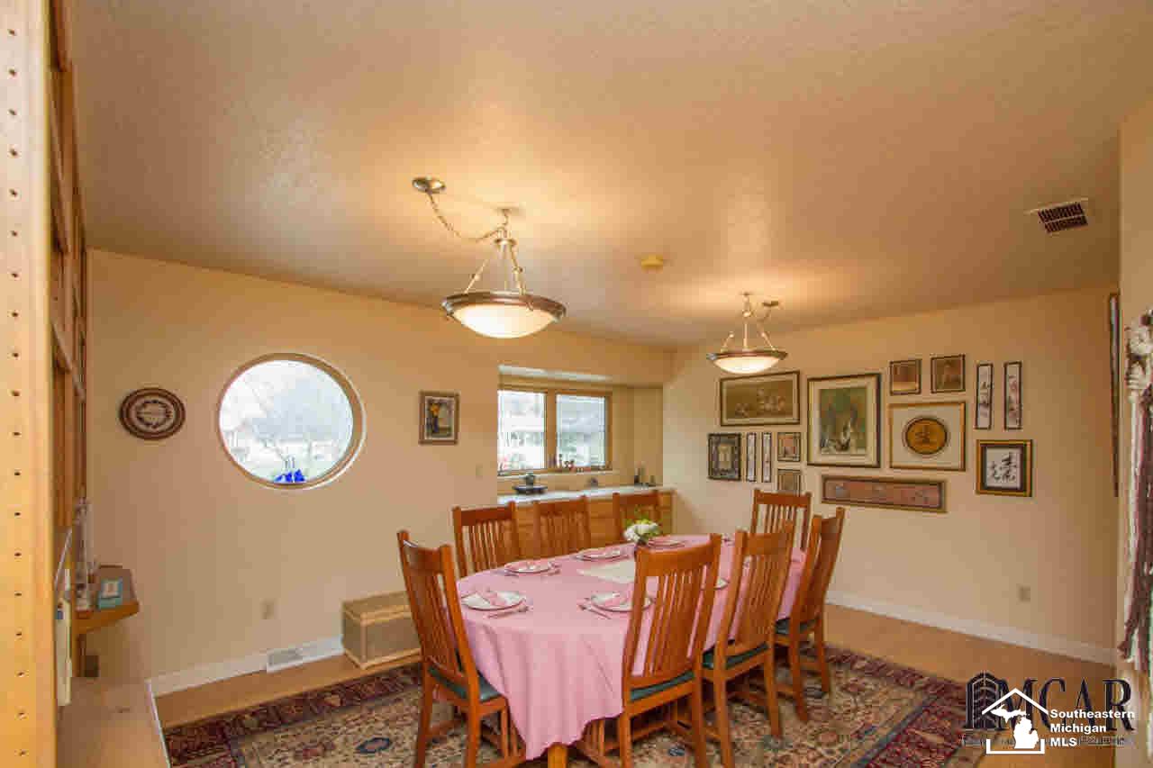 9255 Crabb Road Temperance, MI 48182 - Photo 13 of 45 Dining room