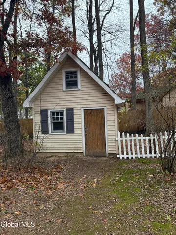 $399,900 | 4004 Lynnwood Court, Guilderland, NY 12303