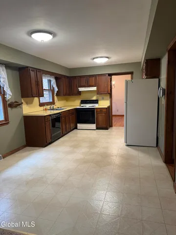 $399,900 | 4004 Lynnwood Court, Guilderland, NY 12303