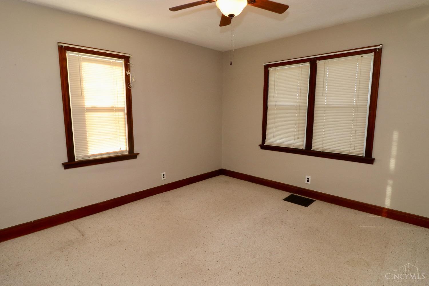 5695 Panhandle Road New Vienna, OH 45159 - Photo 5 of 12 Gallery Image 5