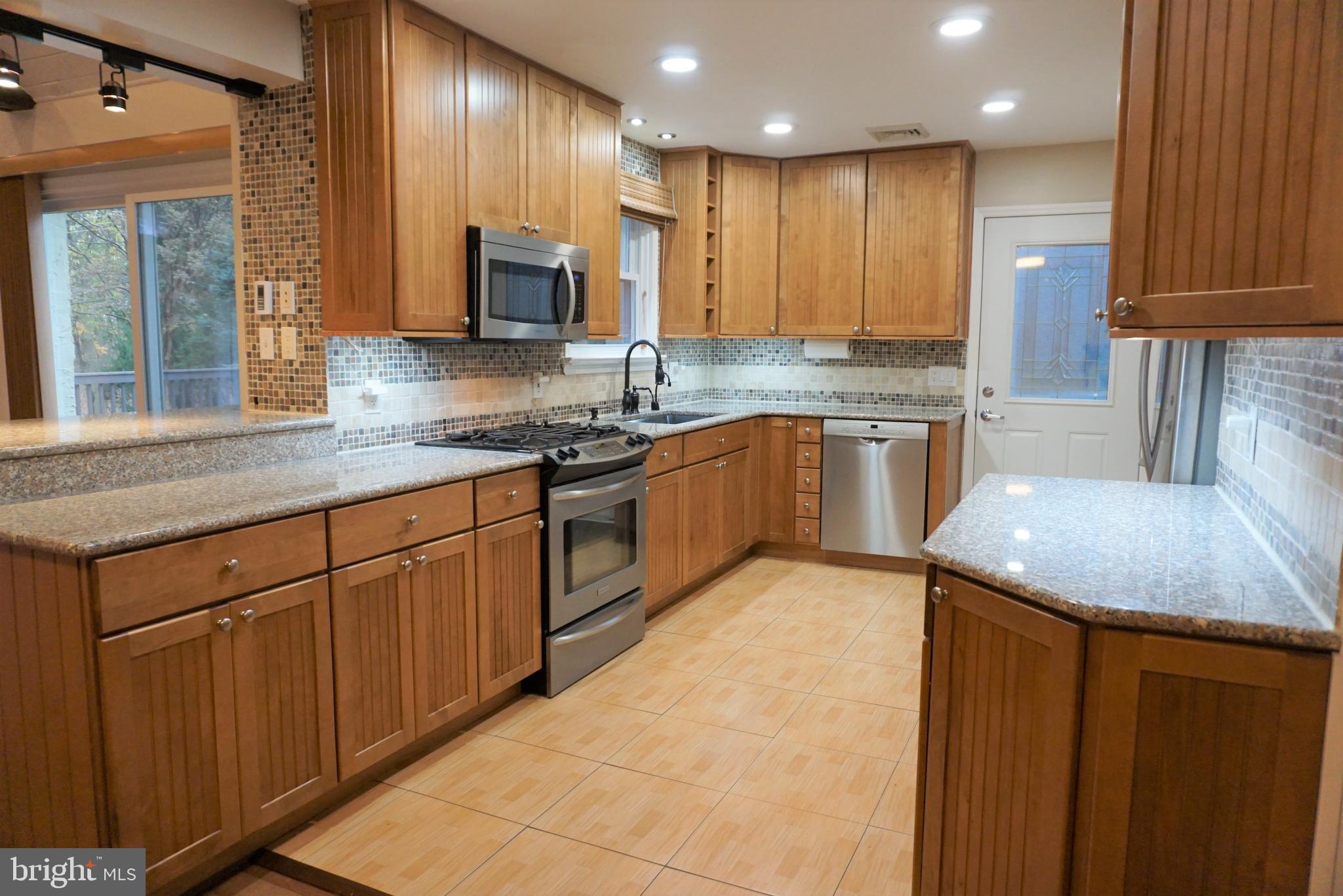 176 Dayleview Road Berwyn, PA 19312 - Photo 5 of 38