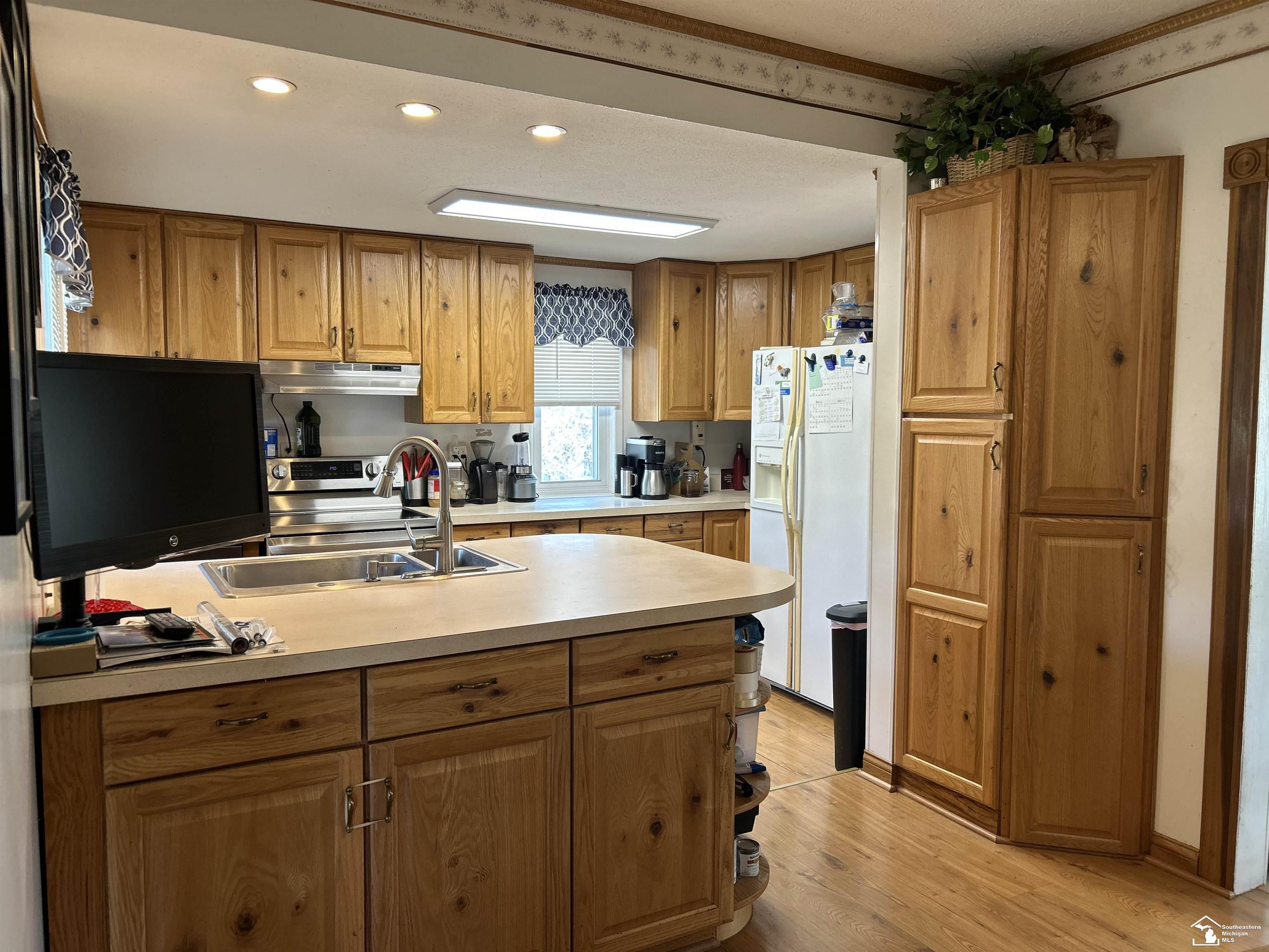 8256 Jackman Road Temperance, MI 48182 - Photo 16 of 23