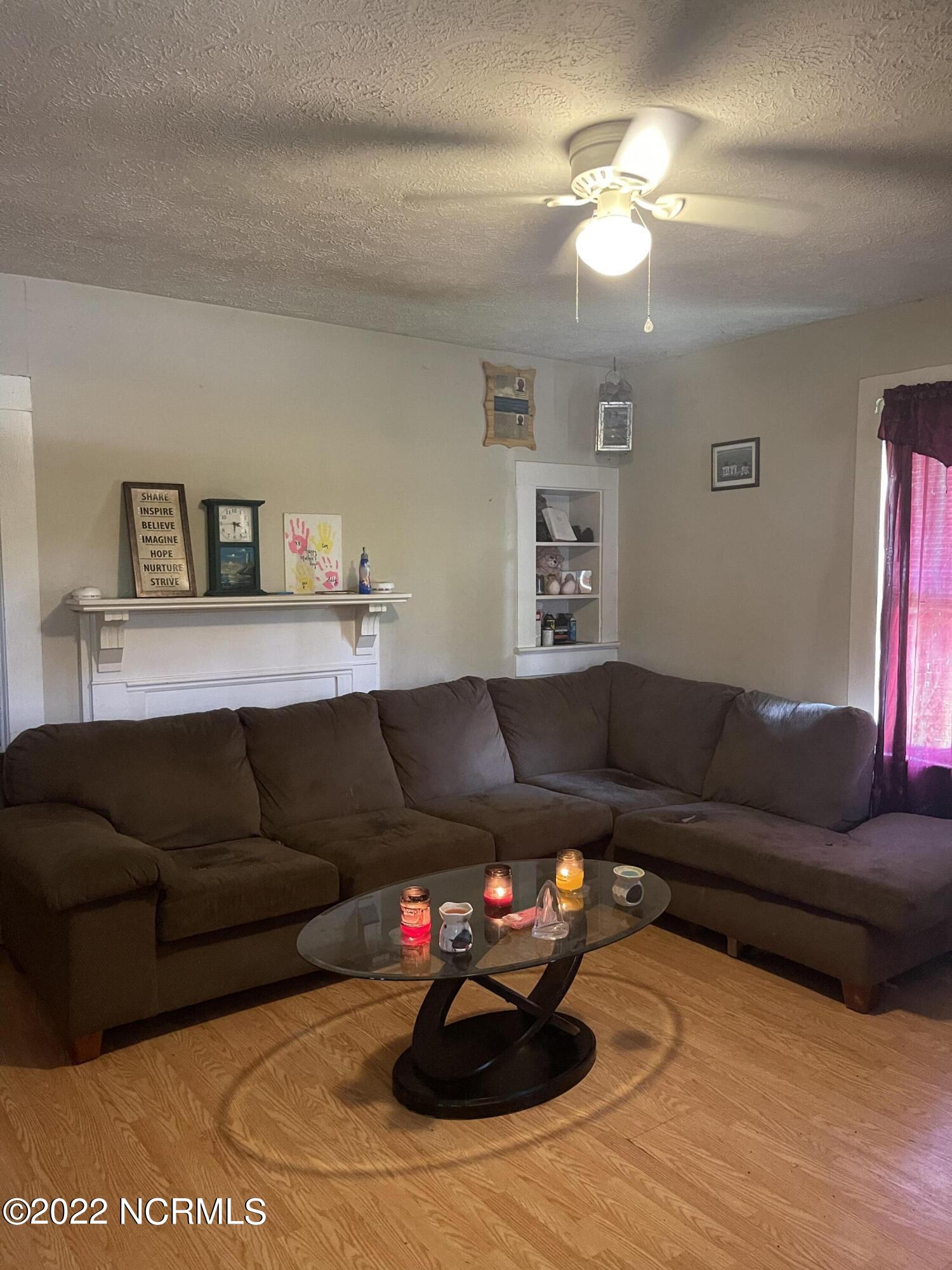 152 Marigold Street Rockingham, NC 28379 - Photo 4 of 31 A5A5B8CB-C8D9-4E45-939D-2ECB0B9D38F9