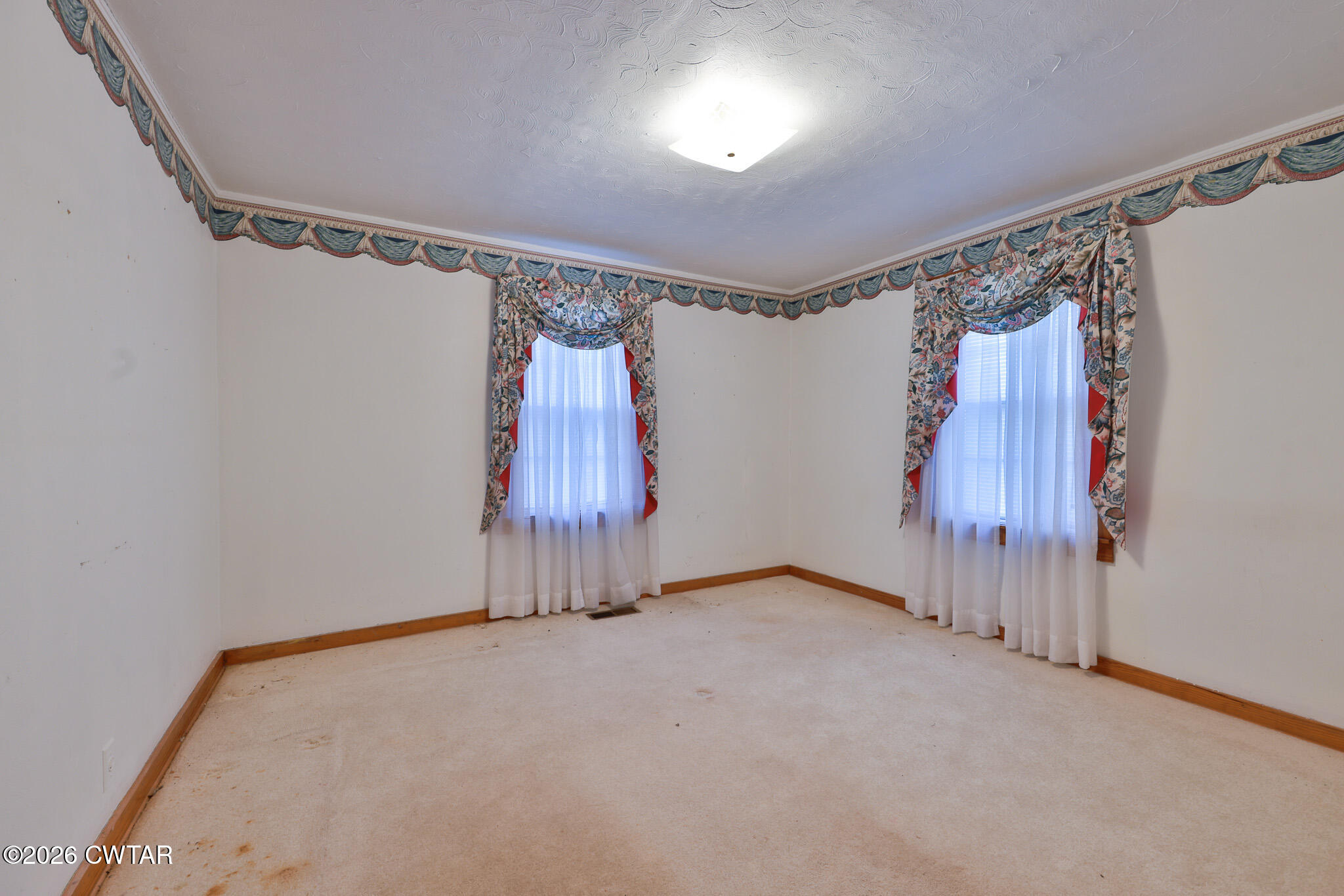 32 New Hope Road Dyer, TN 38330 - Photo 27 of 28 a view of a room with a hanging light and a shower