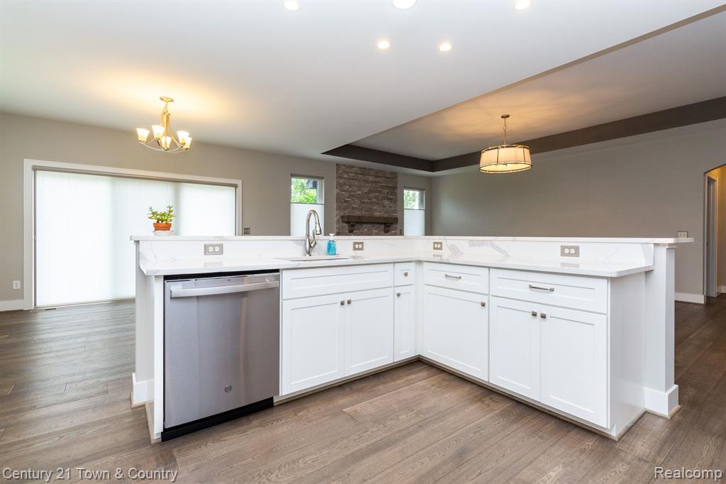 1013 Birkshire Ridge Rochester Hills, MI 48307 - Photo 13 of 47