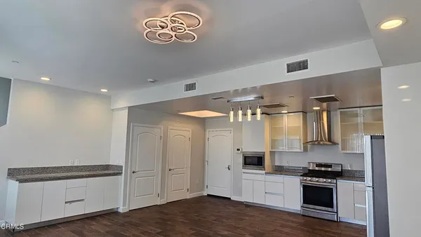 $3,400 | 28 North 3rd Street, Unit B214, Alhambra, CA 91801