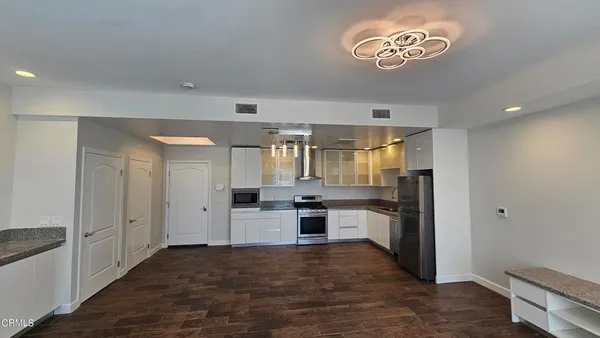 $3,400 | 28 North 3rd Street, Unit B214, Alhambra, CA 91801