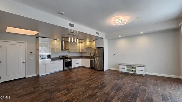 $3,400 | 28 North 3rd Street, Unit B214, Alhambra, CA 91801