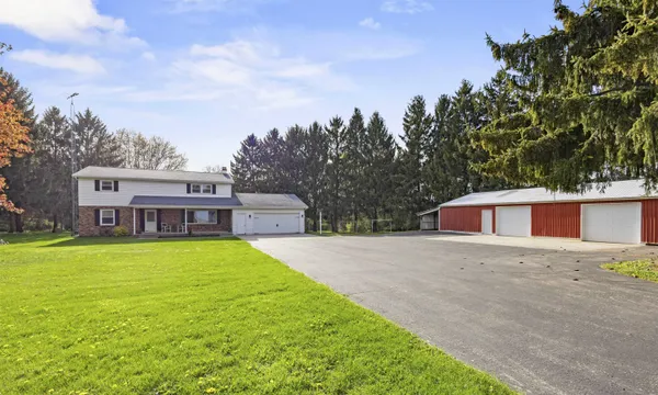 $649,900 | 6911 Fahley Road, Oshkosh, WI 54904
