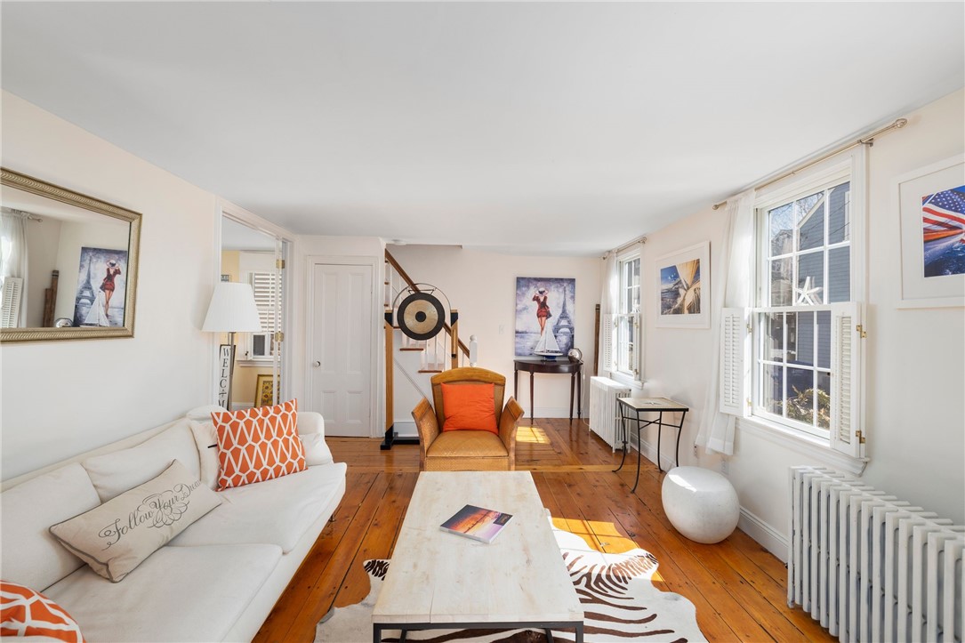 28 Extension Street Newport, RI 02840 - Photo 13 of 34