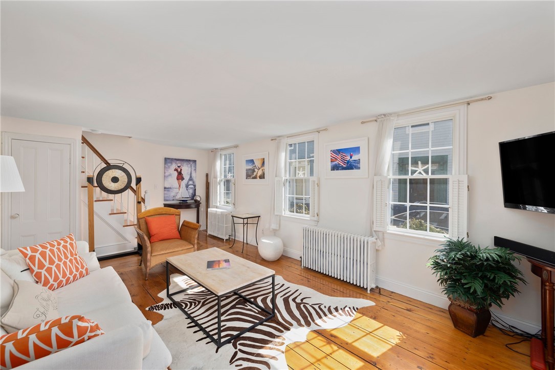 28 Extension Street Newport, RI 02840 - Photo 14 of 34