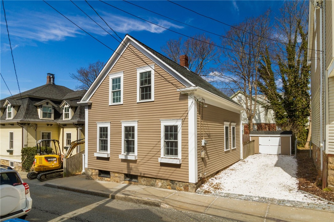 28 Extension Street Newport, RI 02840 - Photo 31 of 34