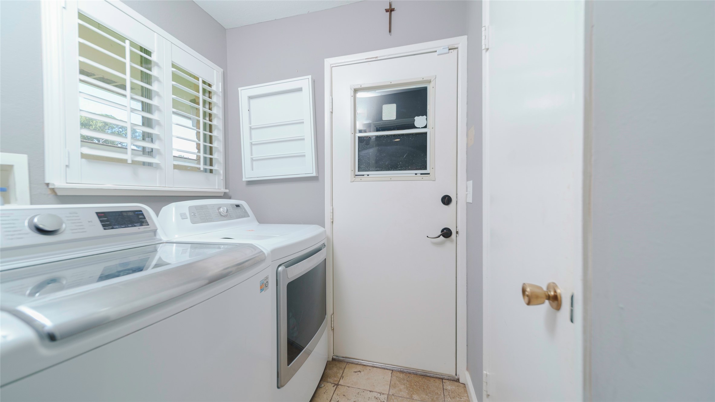 1506 Wavecrest Lane Houston, TX 77062 - Photo 15 of 28