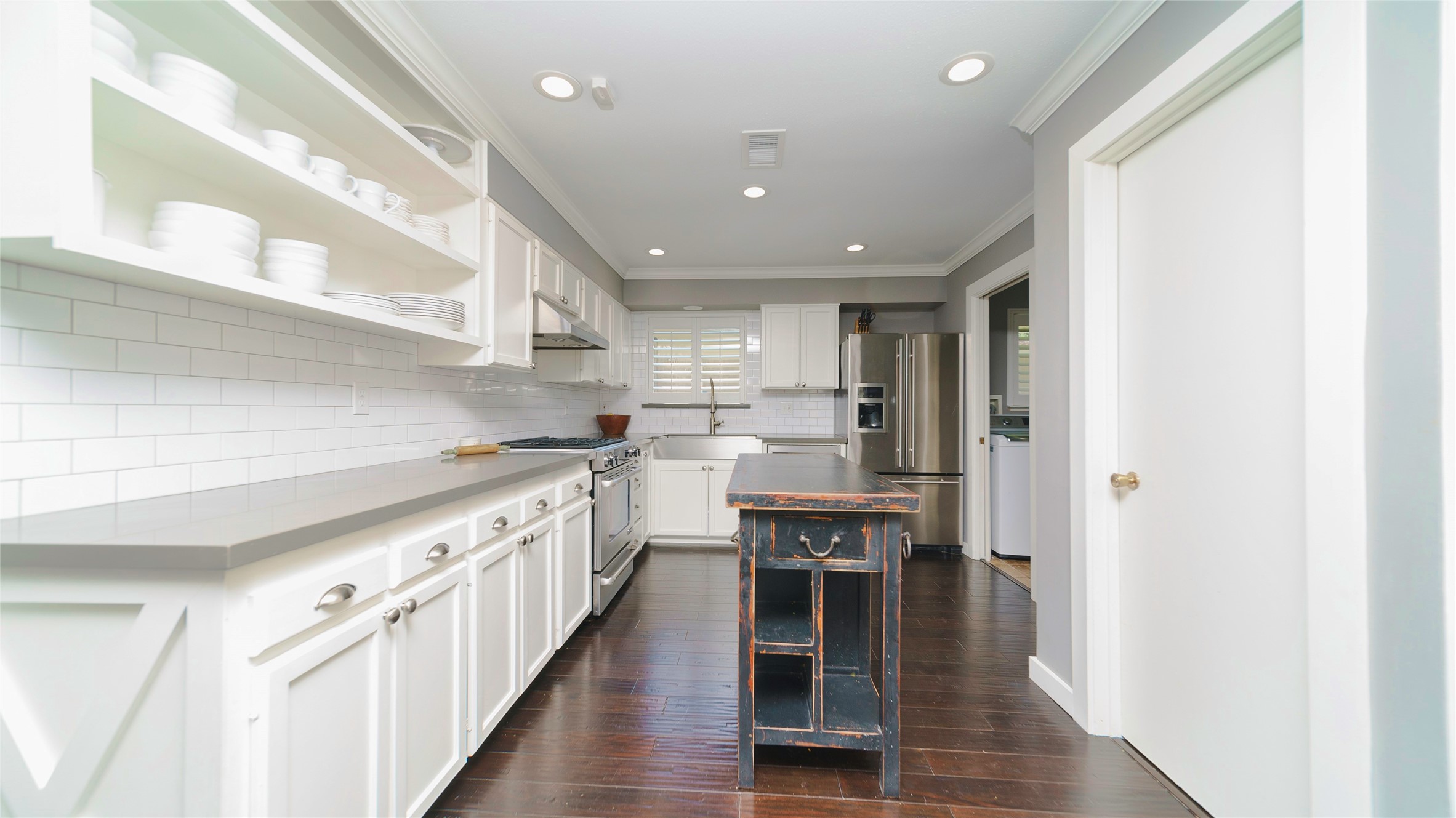 1506 Wavecrest Lane Houston, TX 77062 - Photo 8 of 28