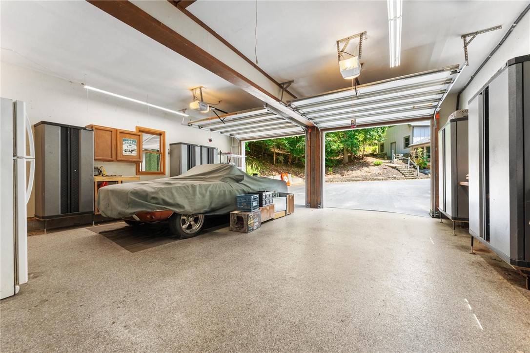 600 Point Road Westminster, SC 29693 - Photo 41 of 50 Attached garage