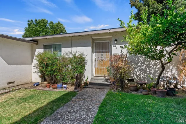 $730,000 | 434 East H Street, Benicia, CA 94510