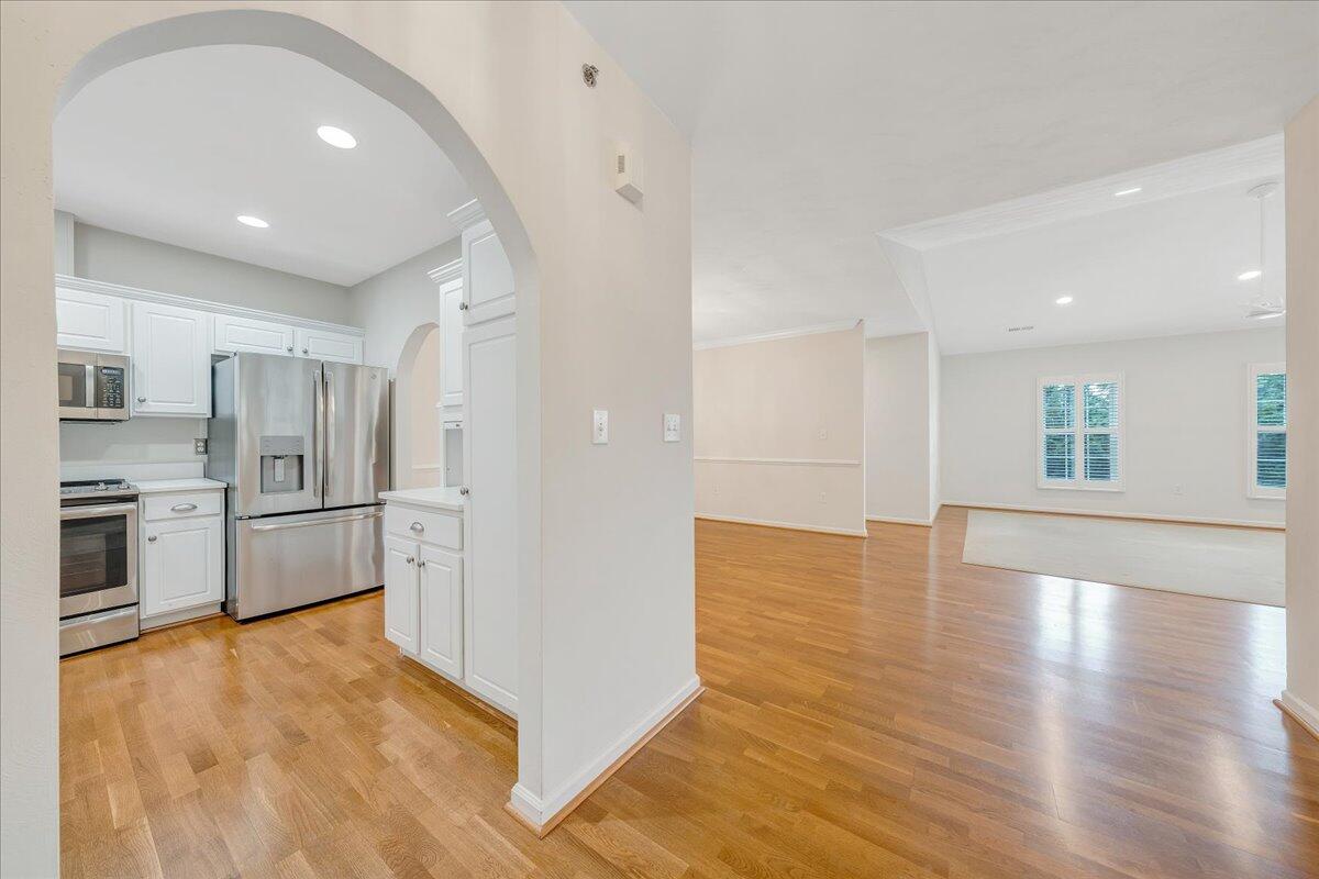 4448 Pheasant Ridge Road, Unit 404 Roanoke, VA 24014 - Photo 14 of 70 14-MIB01426
