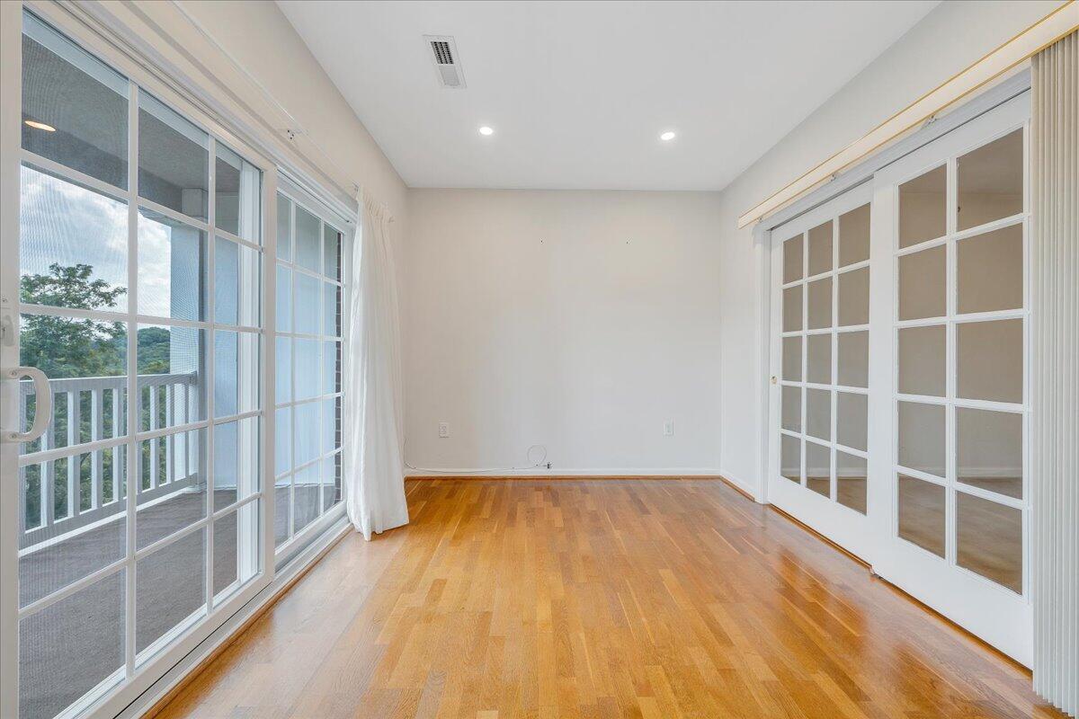4448 Pheasant Ridge Road, Unit 404 Roanoke, VA 24014 - Photo 18 of 70 18-MIB01378