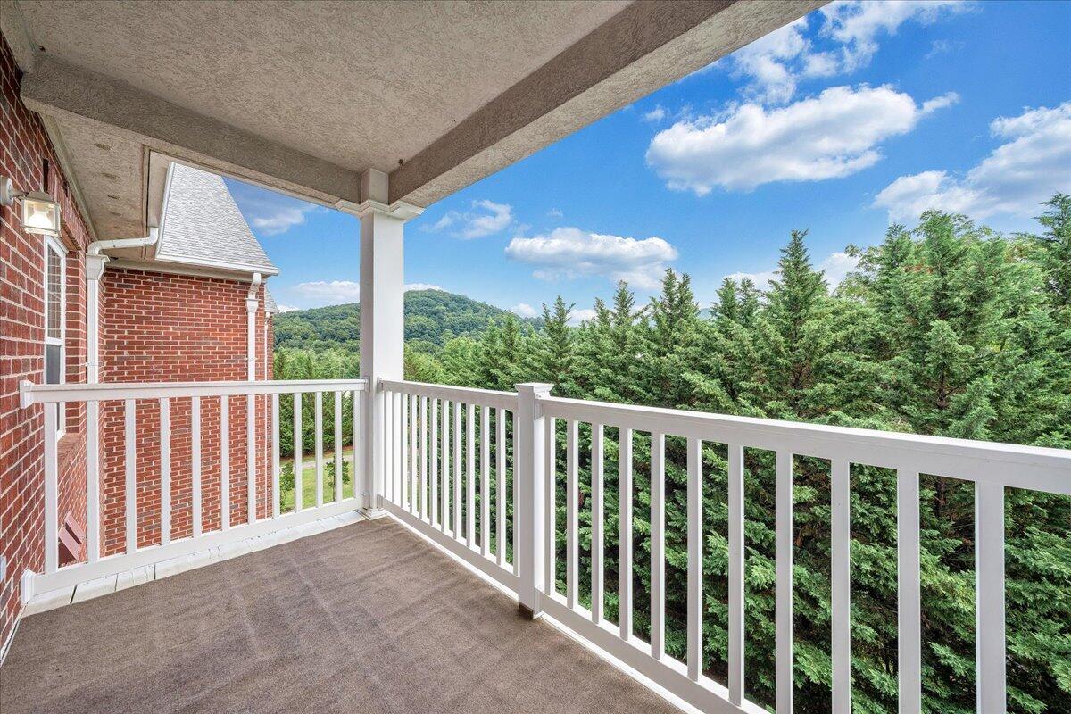 4448 Pheasant Ridge Road, Unit 404 Roanoke, VA 24014 - Photo 20 of 70 20-MIB01384