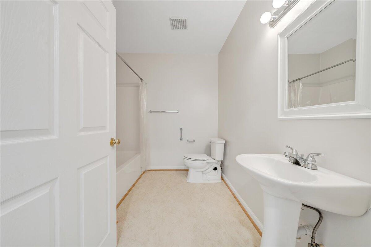 4448 Pheasant Ridge Road, Unit 404 Roanoke, VA 24014 - Photo 28 of 70 28-MIB01348