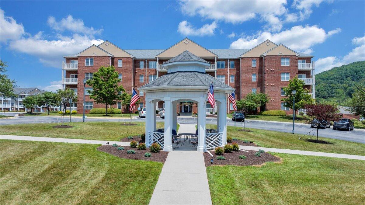 4448 Pheasant Ridge Road, Unit 404 Roanoke, VA 24014 - Photo 44 of 70 44-DJI_20250707194714_0001_D