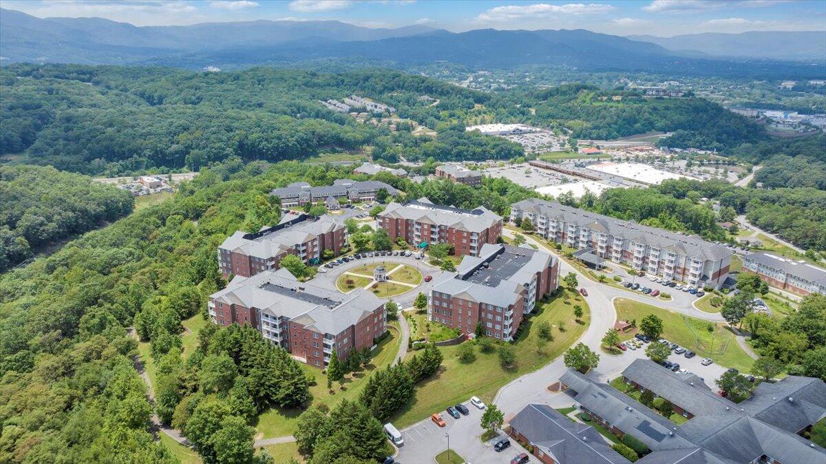 4448 Pheasant Ridge Road, Unit 404 Roanoke, VA 24014 - Photo 46 of 70 46-DJI_20250707195025_0006_D