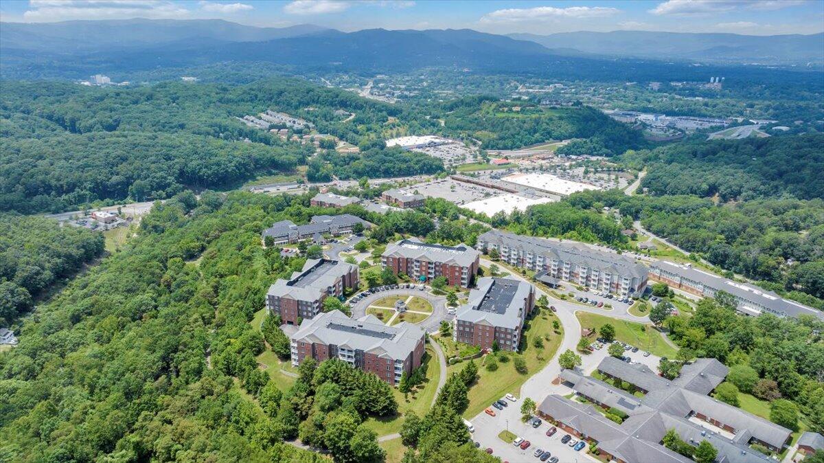 4448 Pheasant Ridge Road, Unit 404 Roanoke, VA 24014 - Photo 47 of 70 47-DJI_20250707195045_0007_D