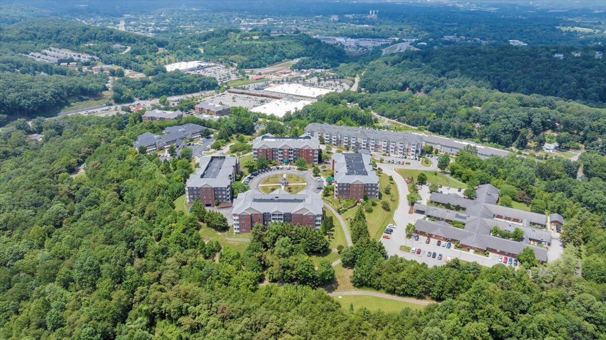 4448 Pheasant Ridge Road, Unit 404 Roanoke, VA 24014 - Photo 48 of 70 48-DJI_20250707195059_0008_D