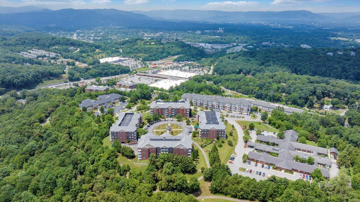 4448 Pheasant Ridge Road, Unit 404 Roanoke, VA 24014 - Photo 49 of 70 49-DJI_20250707195102_0009_D