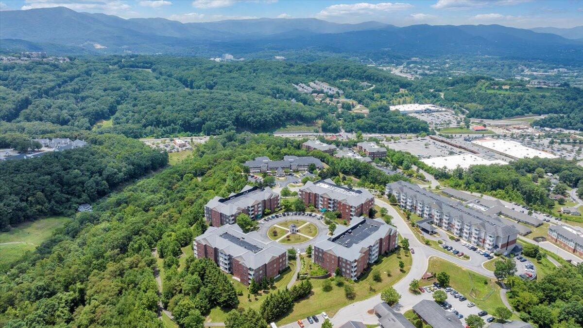 4448 Pheasant Ridge Road, Unit 404 Roanoke, VA 24014 - Photo 51 of 70 51-DJI_20250707195128_0011_D