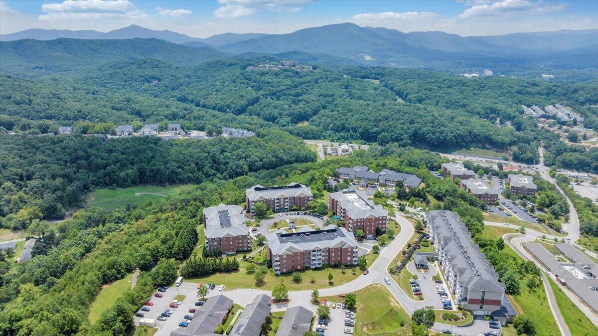 4448 Pheasant Ridge Road, Unit 404 Roanoke, VA 24014 - Photo 52 of 70 52-DJI_20250707195147_0012_D