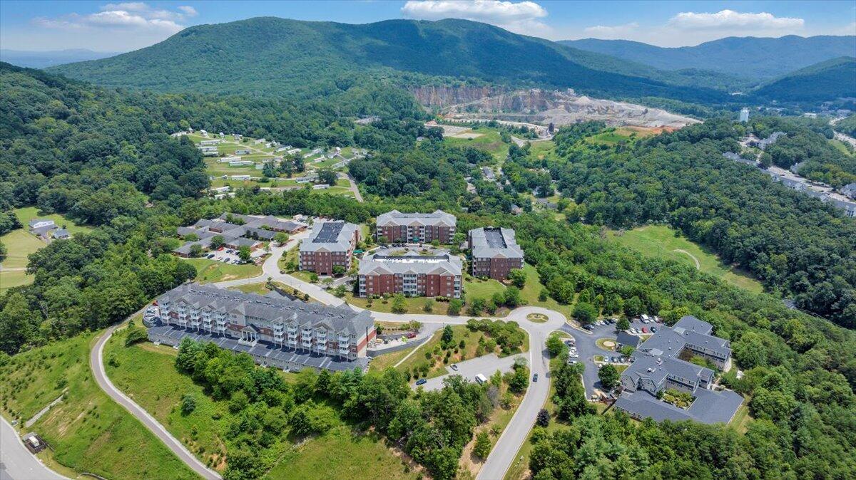 4448 Pheasant Ridge Road, Unit 404 Roanoke, VA 24014 - Photo 55 of 70 55-DJI_20250707195254_0015_D