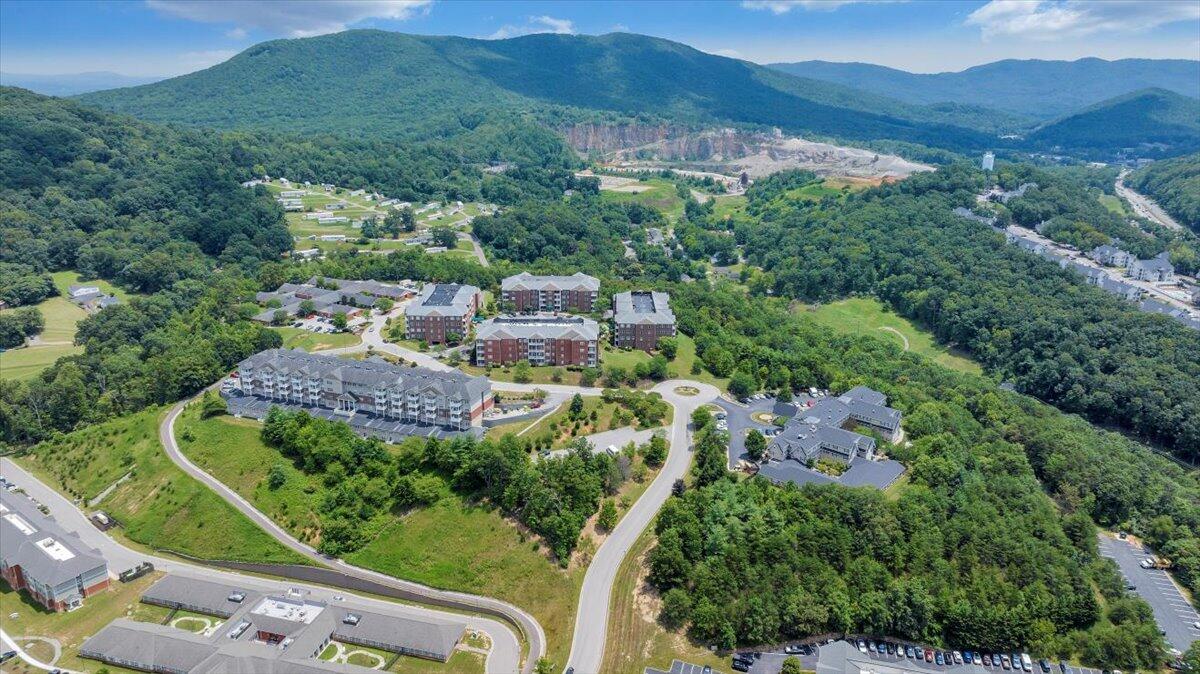 4448 Pheasant Ridge Road, Unit 404 Roanoke, VA 24014 - Photo 56 of 70 56-DJI_20250707195308_0016_D