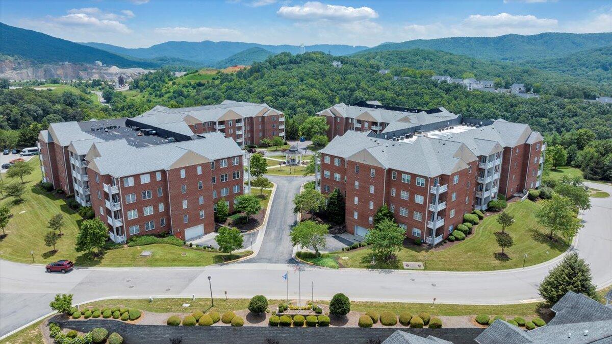 4448 Pheasant Ridge Road, Unit 404 Roanoke, VA 24014 - Photo 59 of 70 59-DJI_20250707195448_0019_D