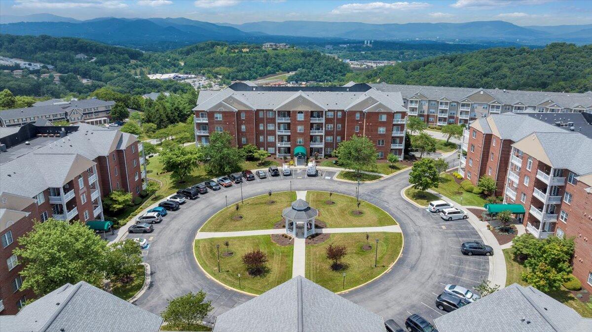 4448 Pheasant Ridge Road, Unit 404 Roanoke, VA 24014 - Photo 62 of 70 62-DJI_20250707195627_0022_D