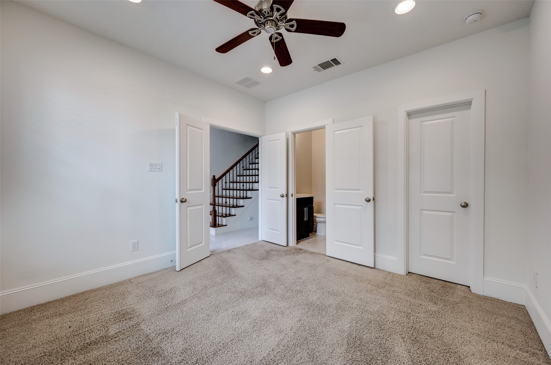 1413 Patterson Street Houston, TX 77007 - Photo 3 of 37 View of the room on the first floor