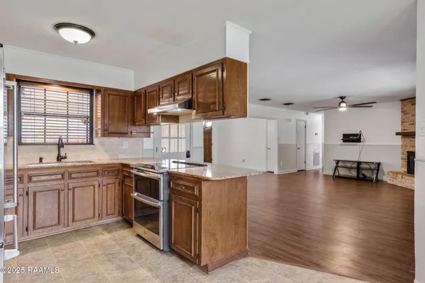 $1,950 | 315 South Philo Drive, Lafayette, LA 70506