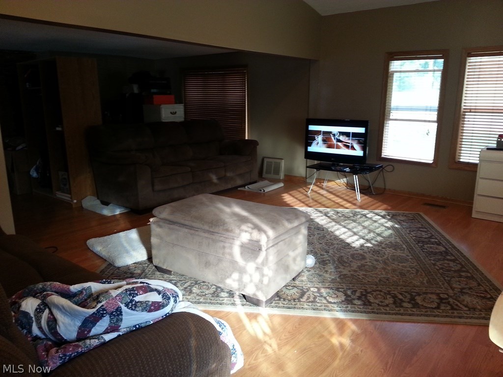 1629 Ridge Road Northeast New Philadelphia, OH 44663 - Photo 4 of 7 Gallery Image 4