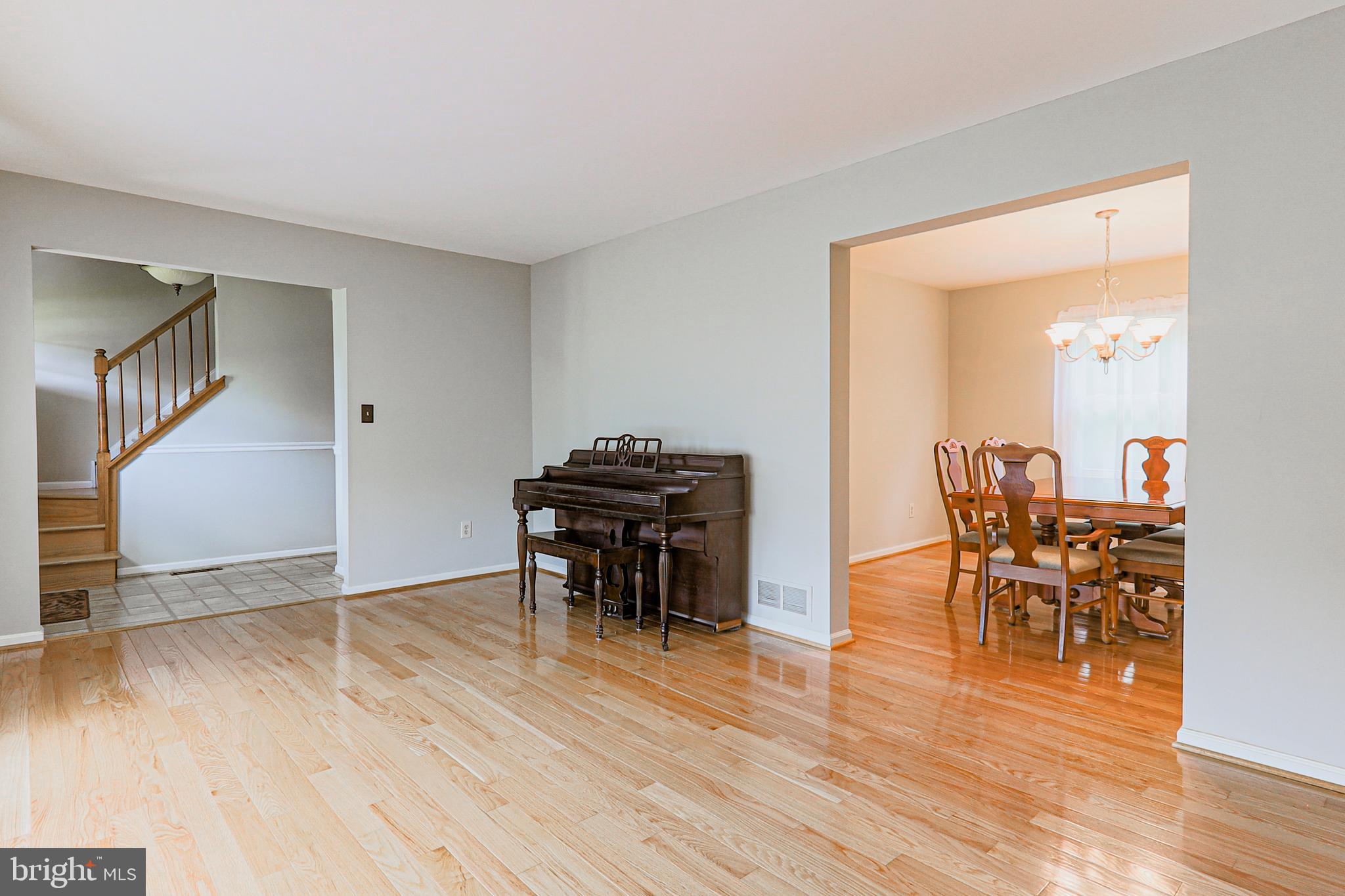 138 Woodland Road Newark, DE 19702 - Photo 15 of 29 Living Room