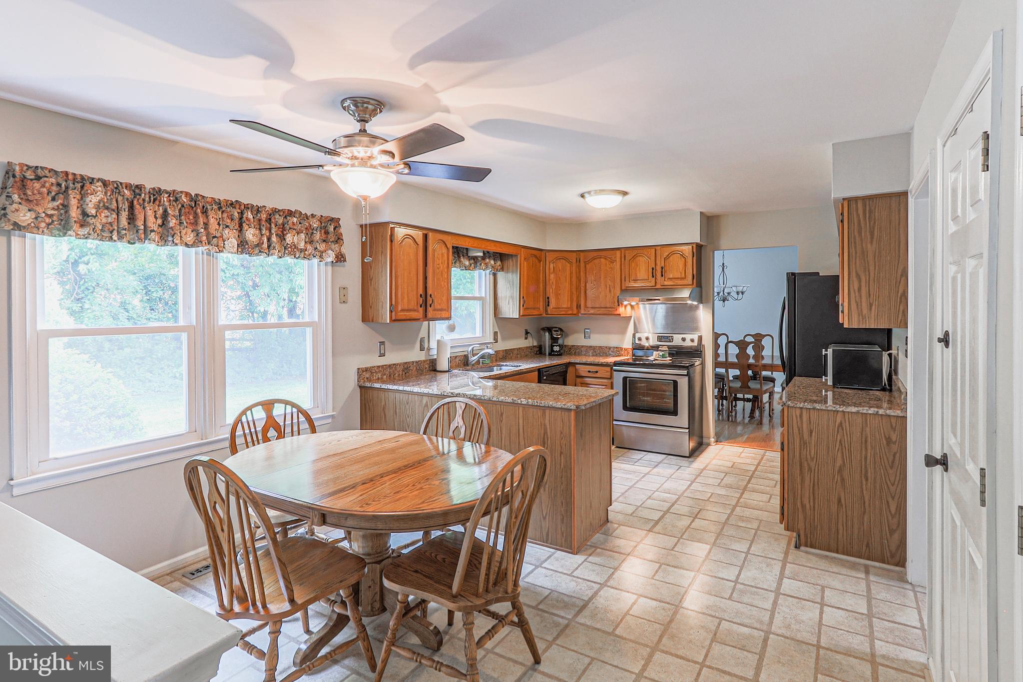 138 Woodland Road Newark, DE 19702 - Photo 8 of 29 Breakfast area