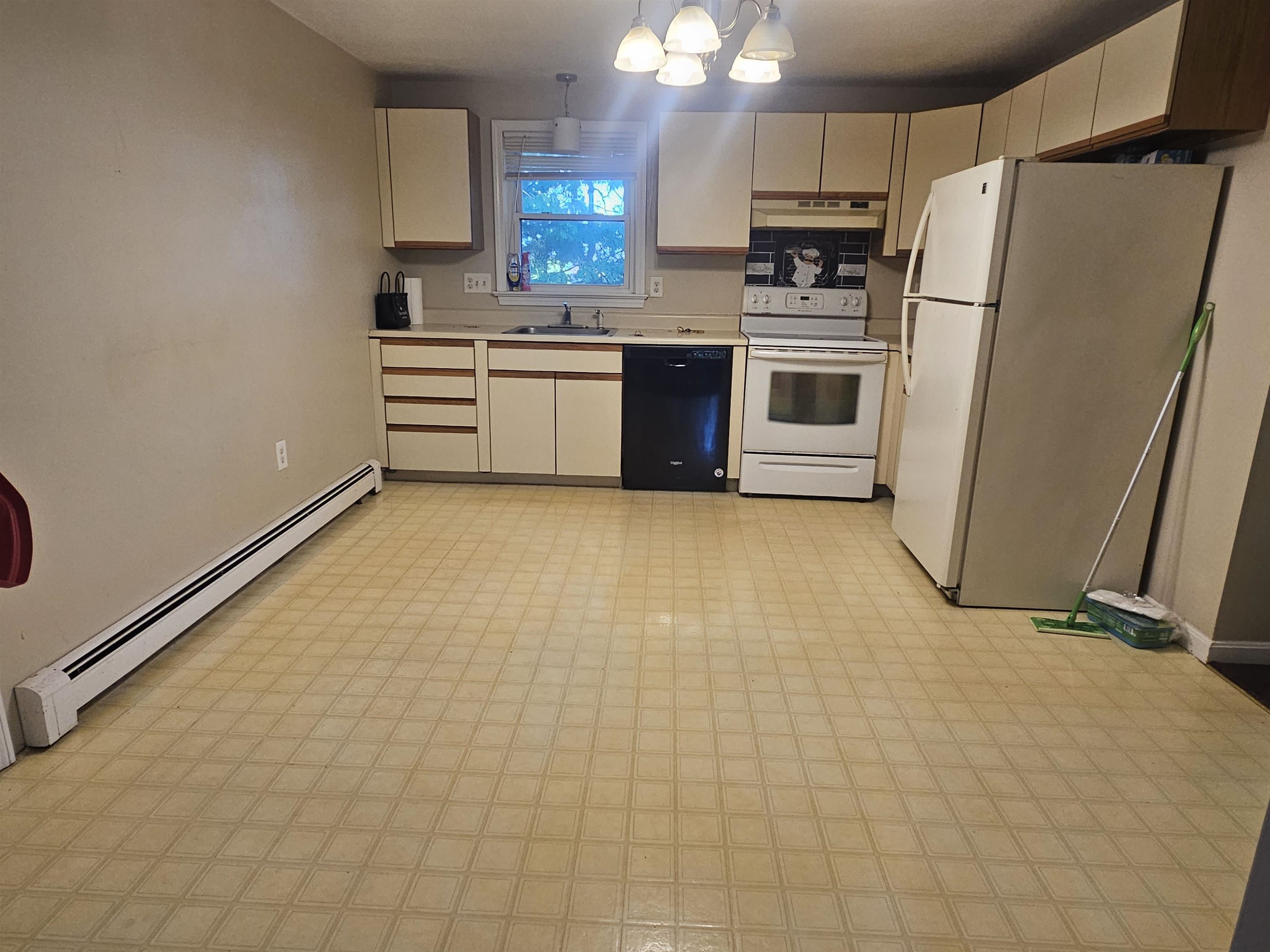 200 Circle Road, Unit 12 Manchester, NH 03103 - Photo 8 of 16