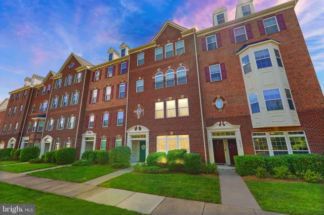 $2,700 | 43846 Artsmith Terrace, Ashburn, VA 20147