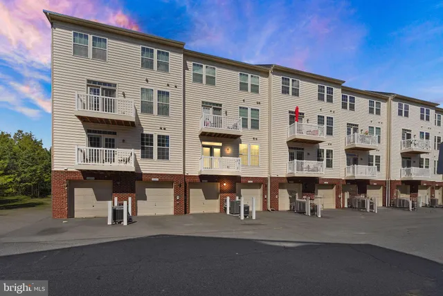 $2,700 | 43846 Artsmith Terrace, Ashburn, VA 20147