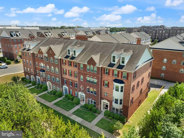 $2,700 | 43846 Artsmith Terrace, Ashburn, VA 20147